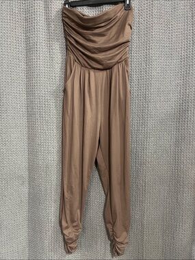 🟤Heart & Hips Strapless Ruched Jumpsuit in Taupe